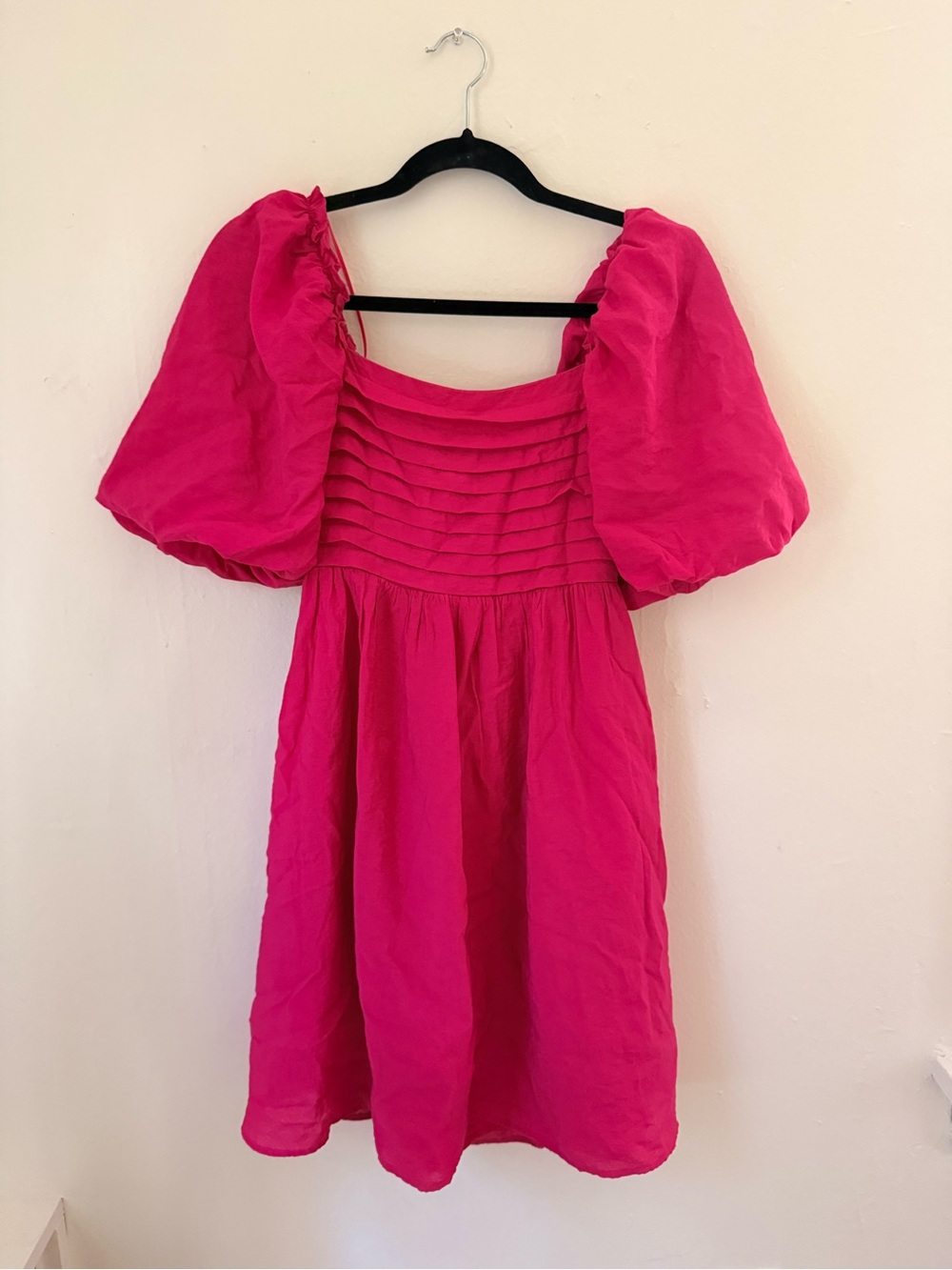 Moon River Hot Pink Puff-Sleeve Mini Dress